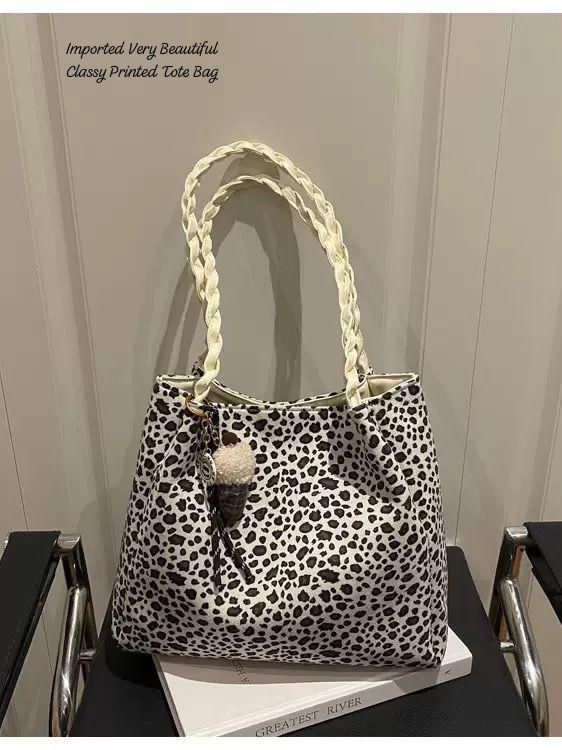 lmported  & Classy  Printed Tote Bag With  kaychain