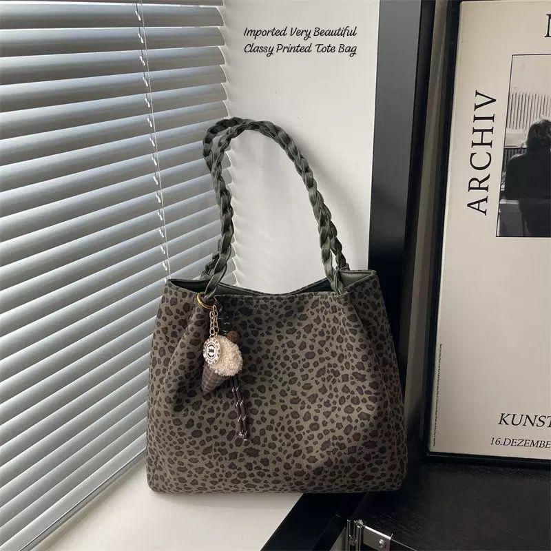 lmported  & Classy  Printed Tote Bag With  kaychain