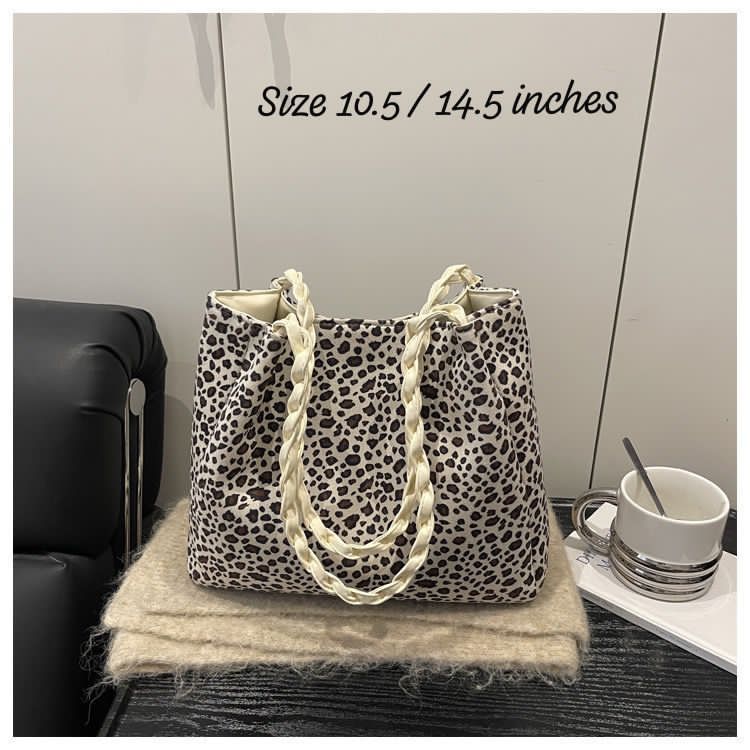 lmported  & Classy  Printed Tote Bag With  kaychain