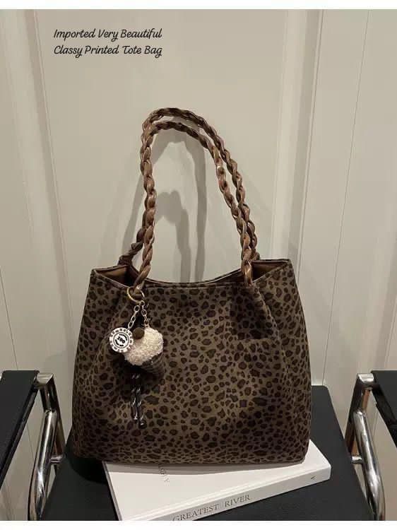 lmported  & Classy  Printed Tote Bag With  kaychain