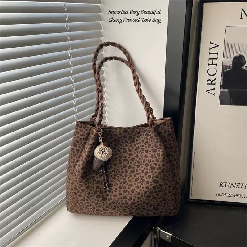 lmported  & Classy  Printed Tote Bag With  kaychain