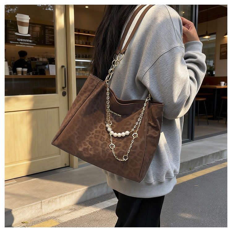 Imported premium Quality  Classy Tote Bag & Pearl Kaychain