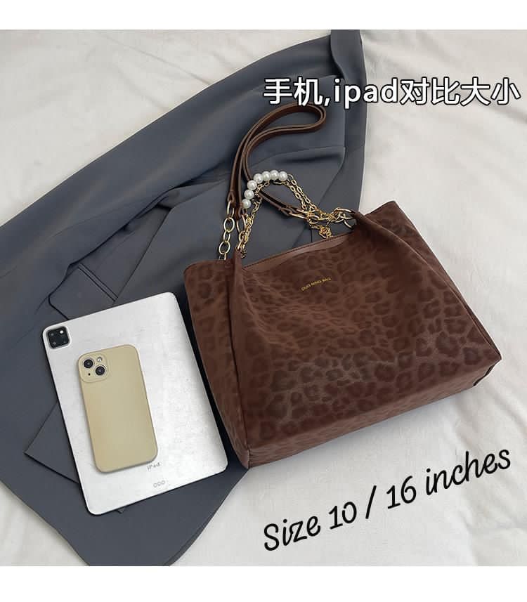 Imported premium Quality  Classy Tote Bag & Pearl Kaychain