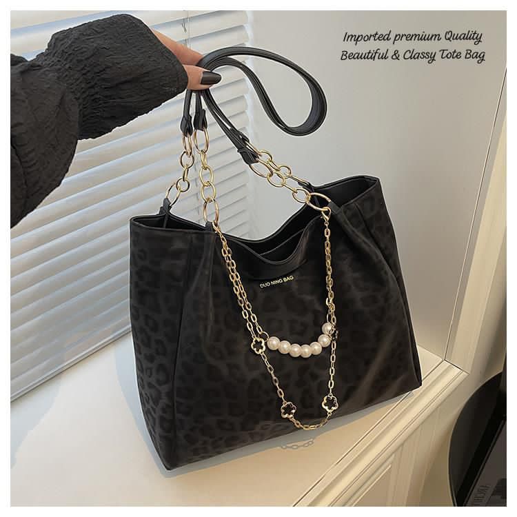 Imported premium Quality  Classy Tote Bag & Pearl Kaychain