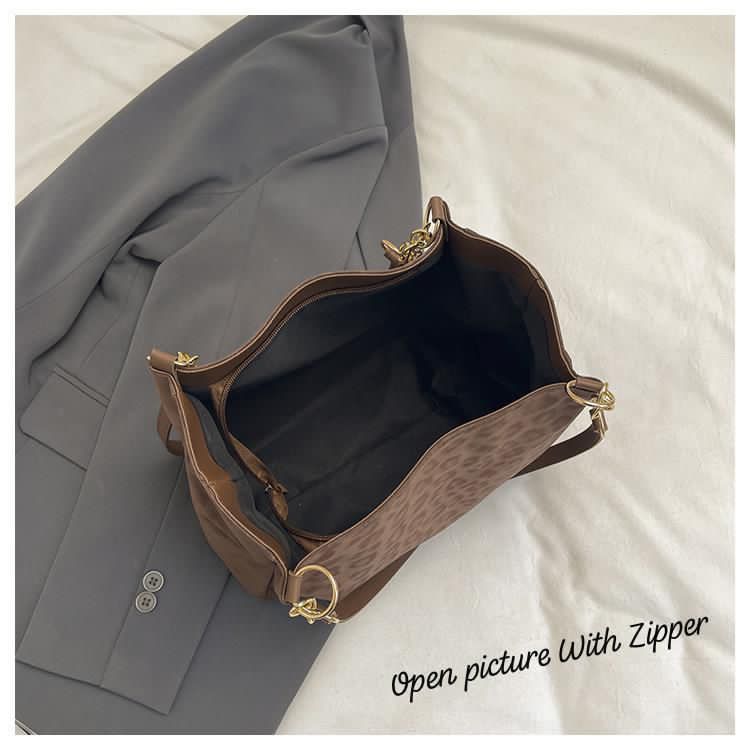 Imported premium Quality  Classy Tote Bag & Pearl Kaychain