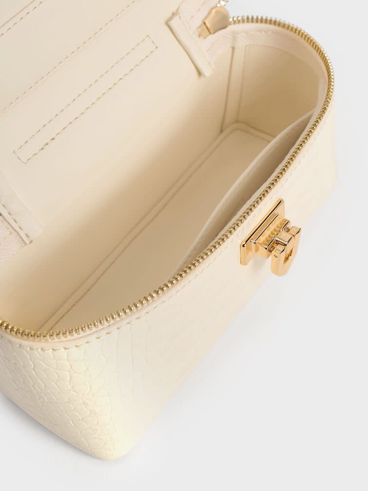 CHARLES & KEITH