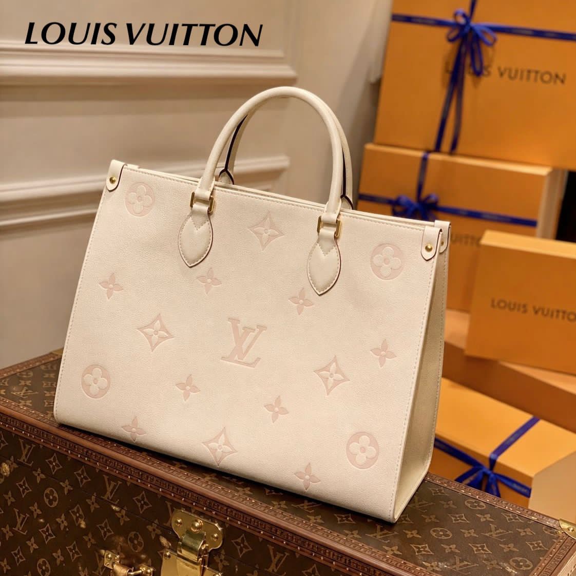 LOUIS VUITTON