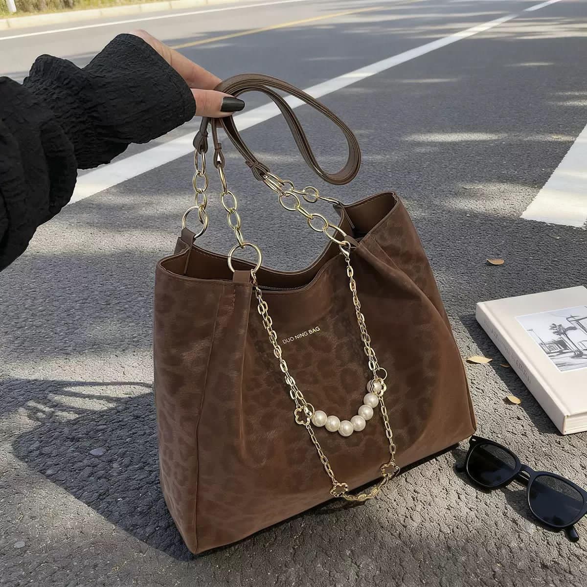 Imported premium Quality Very Beautiful & Classy Tote Bag & Pearl Kaychain