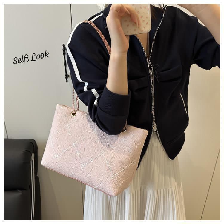 Imported Very Beautiful & Classy Chain Handle Sling Bag