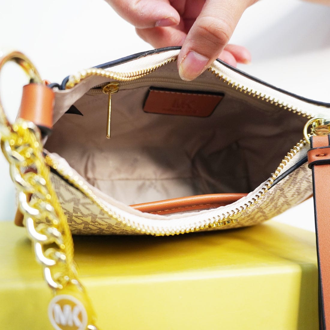 handbag