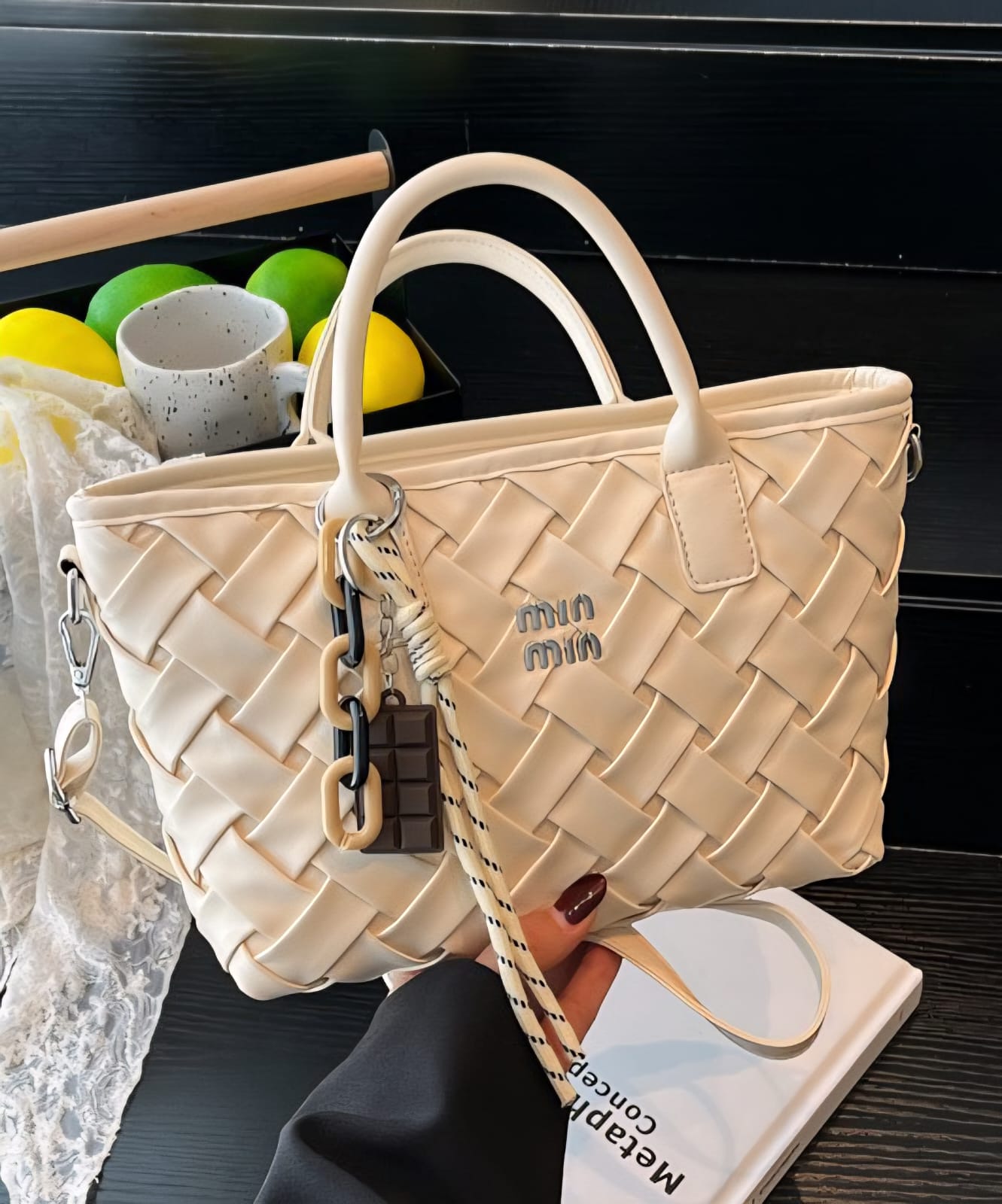MIN MIN Premium Quality Finishing Superb Styled Sling Bag with Keychain