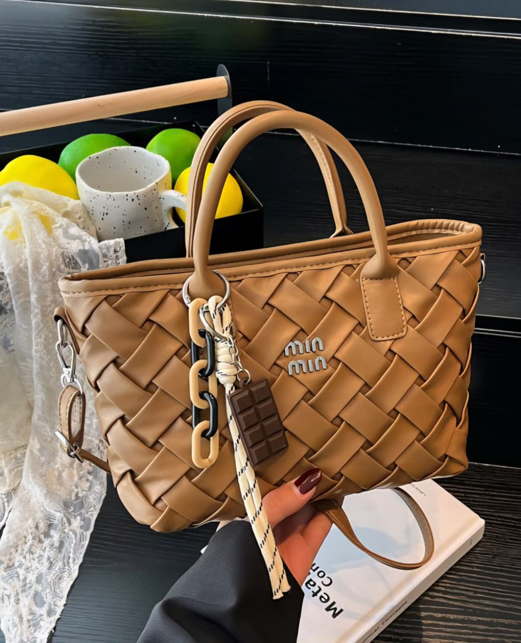 MIN MIN Premium Quality Finishing Superb Styled Sling Bag with Keychain