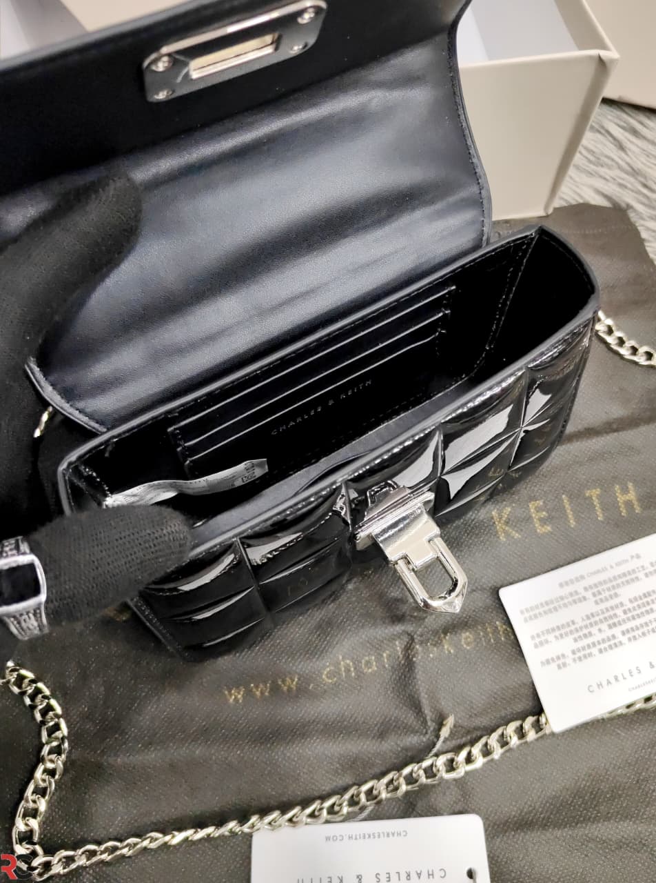 CHARLES & KEITH
