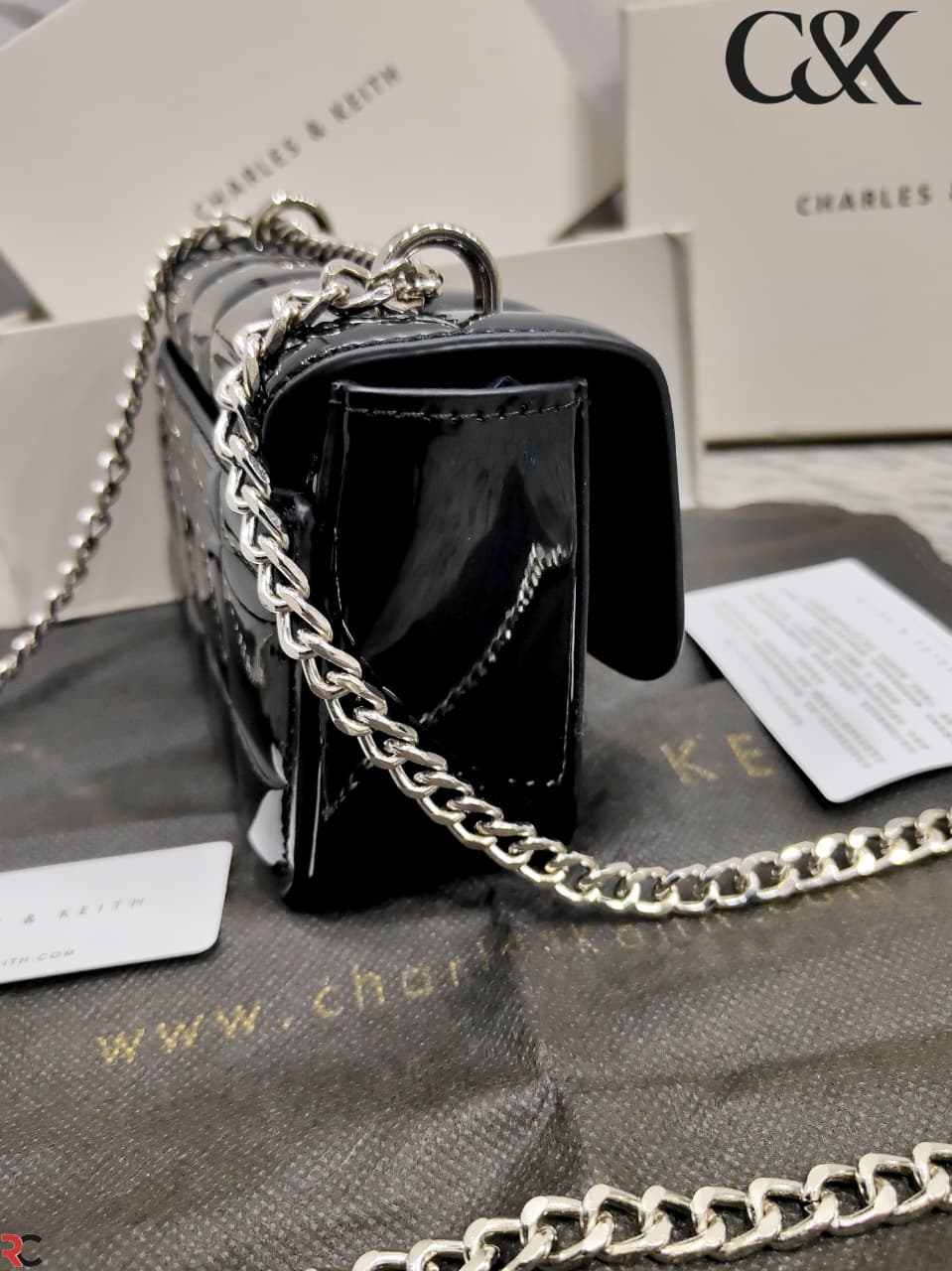 CHARLES & KEITH
