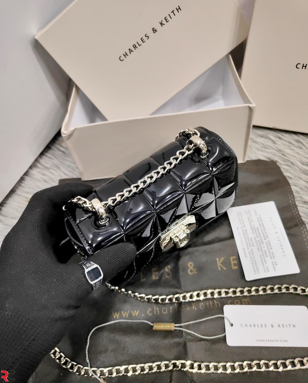 CHARLES & KEITH